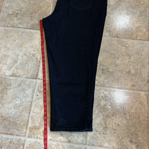 GLORIA VANDERBILT JEANS - Picture 8 of 9